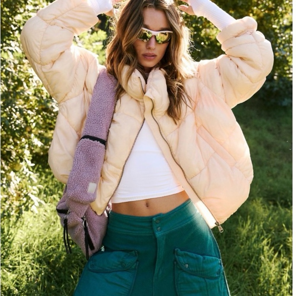 NWT Free People in a Bubble Puffer in linen - M - Picture 4 of 5